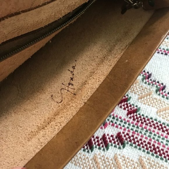 Vintage Hand Tooled  Leather Purse - Picture 5 of 13